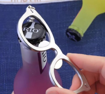 Creative New Glasses Keychain Opening Gift Small Gift Bottle Opener Keychain Custom Logo