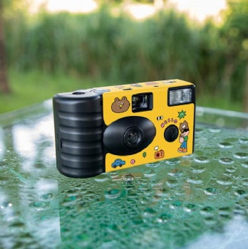 35mm Film Disposable Camera with Flash Build in 12exp /18exp /36exp Color Film and Alkaline Battery with Customized Color Box